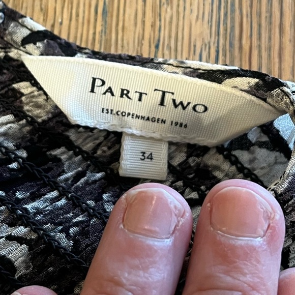 Smocked Print Blouse - Part Two (Size 34 / XS) - Picture 2 of 10